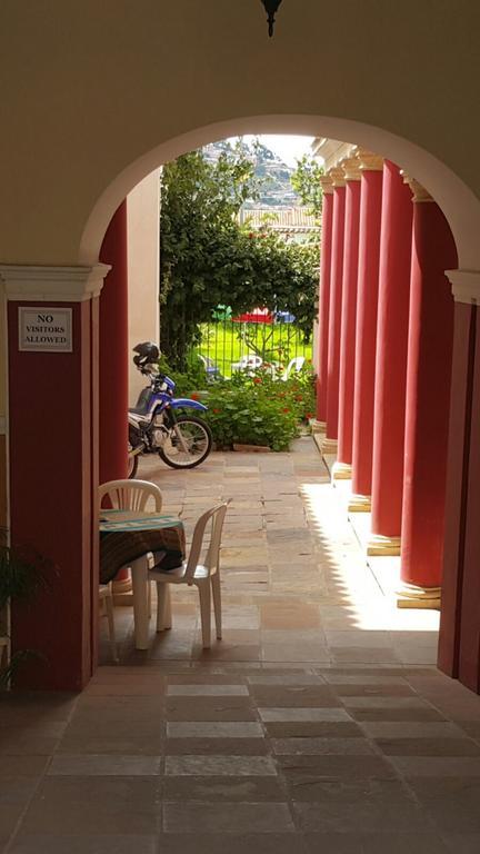 סוקרה Villa Oropeza Hostel מראה חיצוני תמונה