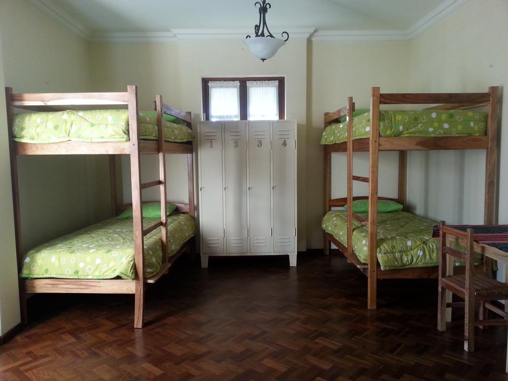 סוקרה Villa Oropeza Hostel חדר תמונה